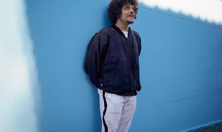 Chico Chico traz a turnê “Let It Burn / Deixa Arder” para a Paraíba em outubro
