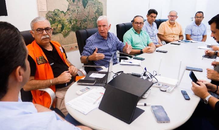 Leo Bezerra amplia a assistência às famílias atingidas pelas chuvas com ‘Compra Assistida' e 'Eu Posso'