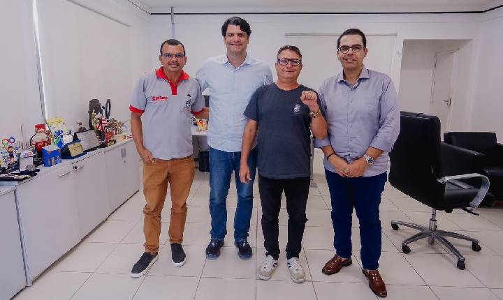 Leo Bezerra reúne Emlur, sindicato e empresas de limpeza urbana para garantir serviços de qualidade para população