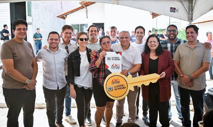 Prefeitura de Cabedelo e Governo da Paraíba entregam moradias populares no bairro Portal do Poço