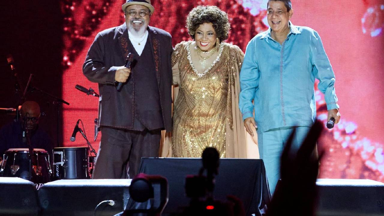 Zeca Pagodinho & Alcione & Jorge Aragão levam 65 mil pessoas ao Maracanã na estreia d'O Maior Encontro do Samba