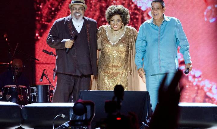 Zeca Pagodinho & Alcione & Jorge Aragão levam 65 mil pessoas ao Maracanã na estreia d'O Maior Encontro do Samba