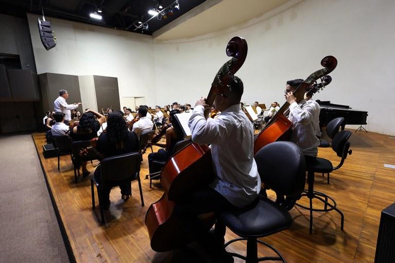 Concerto da Orquestra Jovem da Paraíba tem músicas de Grieg, Tchaikovsky e José Siqueira