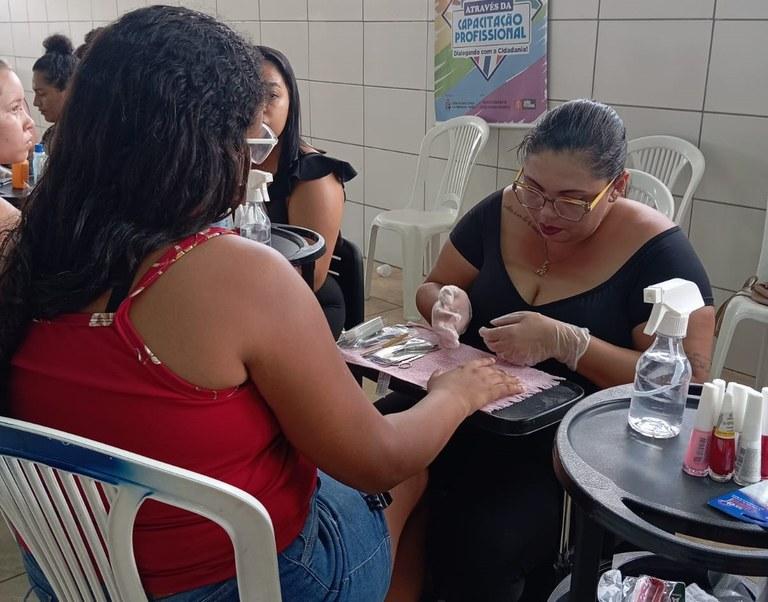 Cendac inicia aulas dos cursos profissionalizantes de Manicure e Pedicure e Auxiliar Administrativo