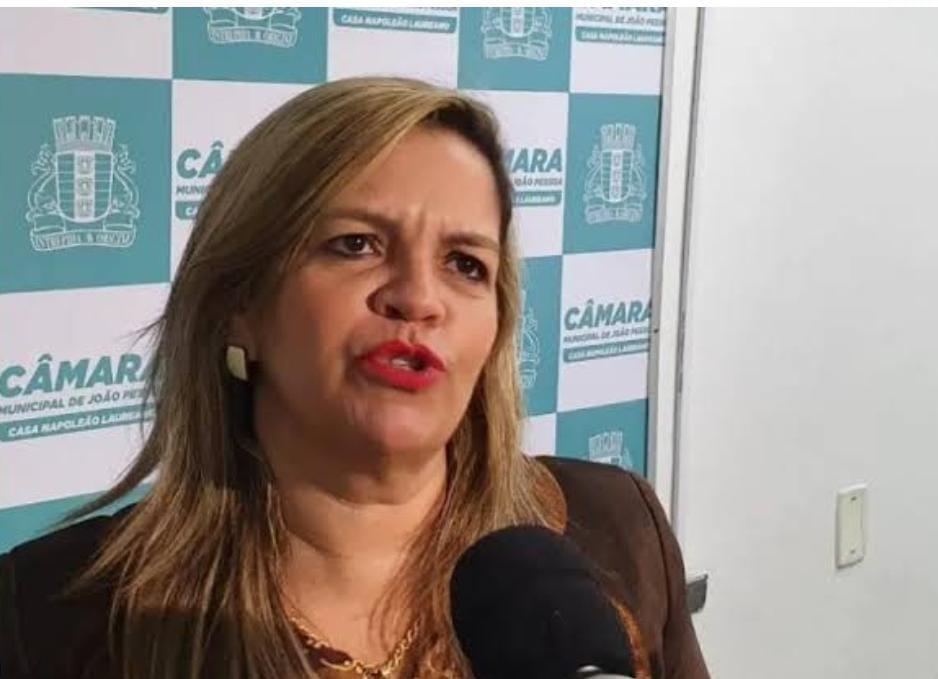 Raissa Lacerda é solta através de medida cautelar e vai usar tornozeleira