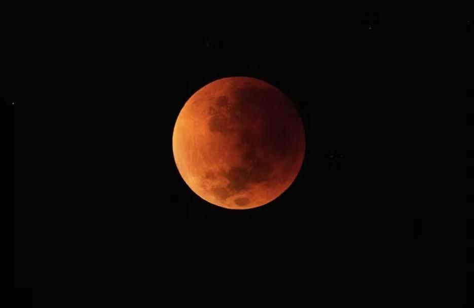 Lua de sangue acontece nesta quinta (13)