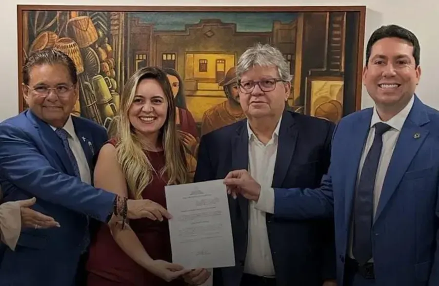 MPC pede suspensão da nomeação de Alanna Galdino para TCE
