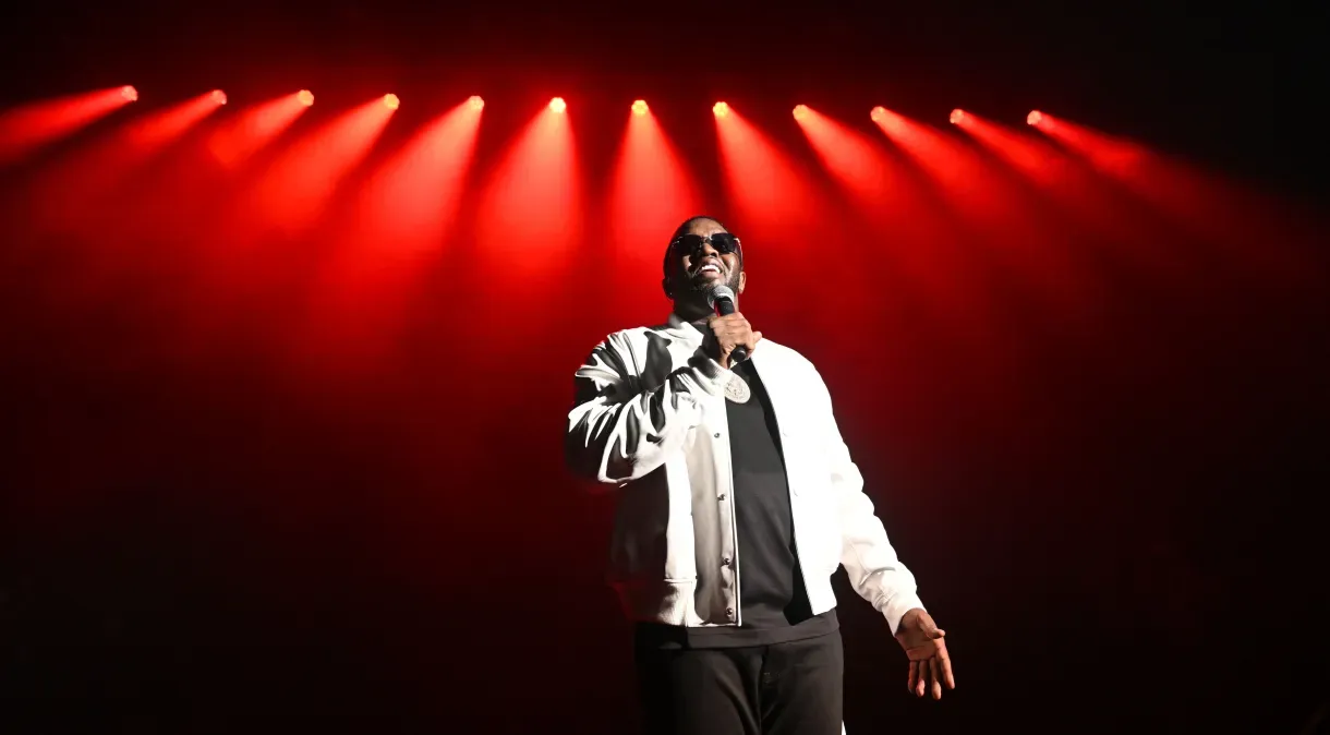 Filhas de Diddy deixam tribunal duas vezes durante depoimentos fortes