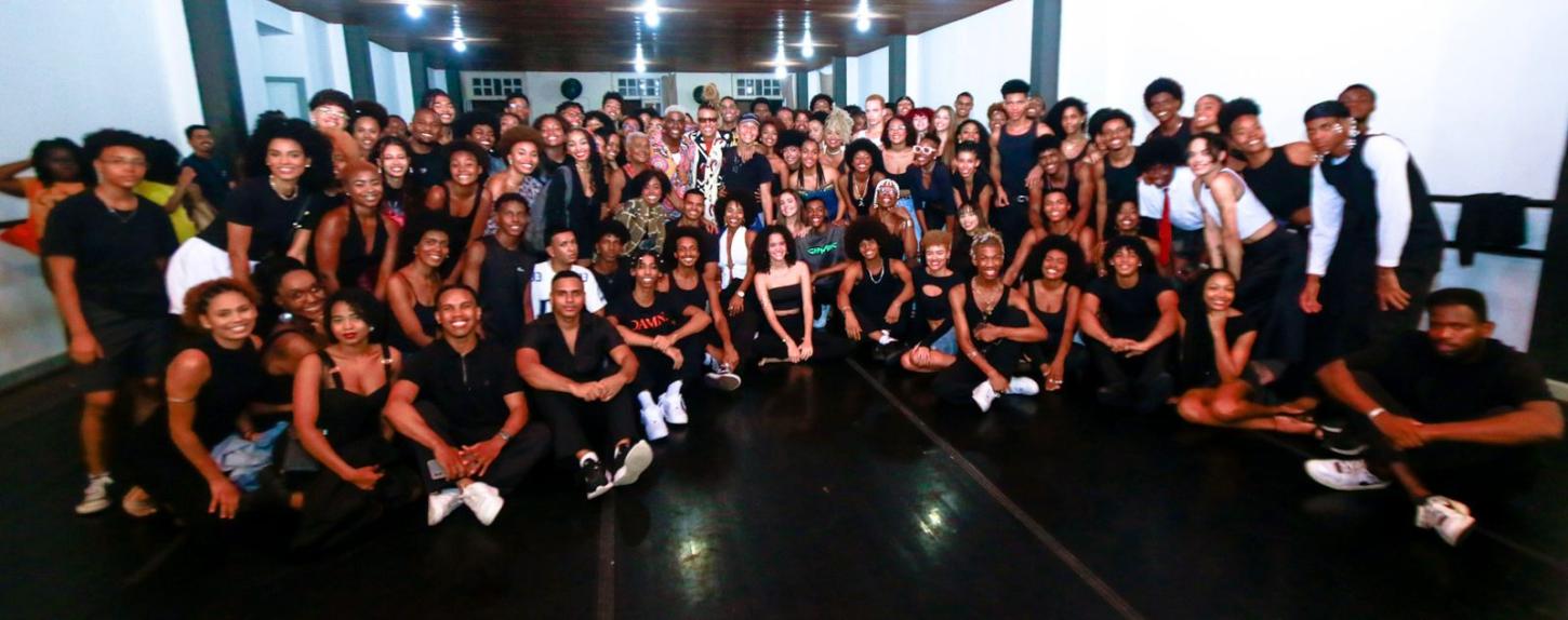 O Instituto Periferia do Futuro, um projeto social que vem transformando a vida de jovens das comunidades de Salvador por meio da moda e da capacitação profissional.