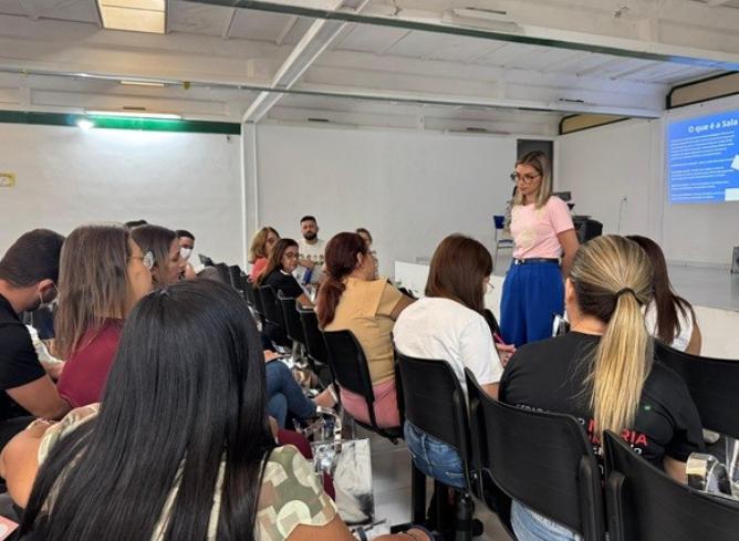 Profissionais da educação de Cajazeiras, recebem formação para atuar nas Salas Azuis