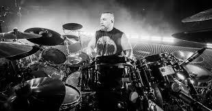 30e e John Dolmayan, baterista do System Of A Down, anunciam sessões de autógrafos no Brasil do quadrinho 
