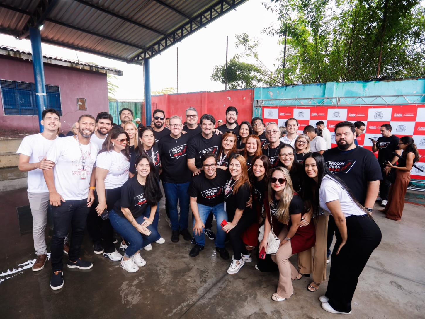 Leo Bezerra anuncia reforma da Escola Municipal Presidente João Pessoa durante aula inaugural do Procon Vai às Aulas 2026